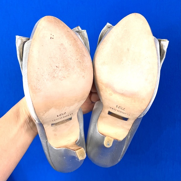 🚫SOLD! |•BADGLEY MISCHKA•| Gorgeous Satin Silver Peep Toe Hidden Platform Heel - Picture 13 of 16